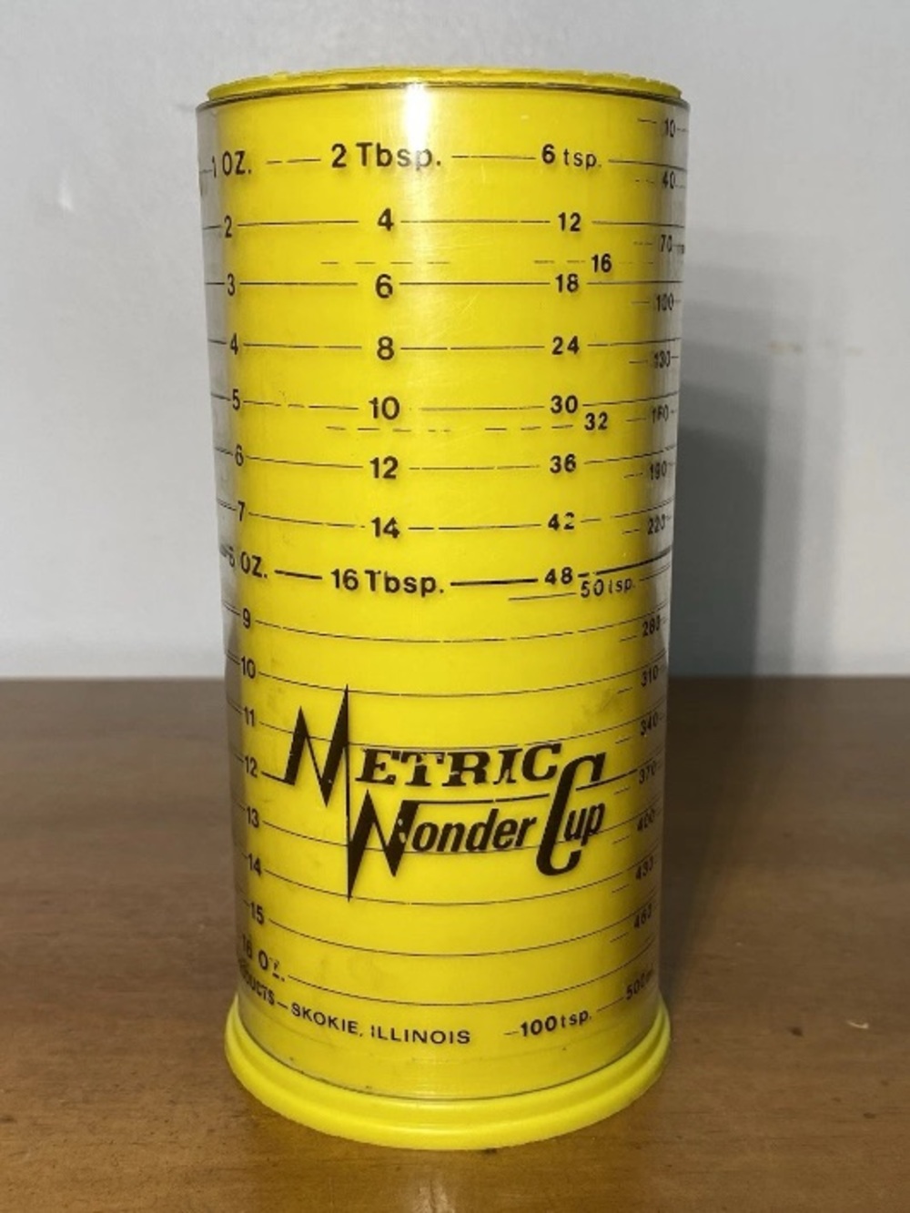 Metric Wonder Cup 2 Cup Measuring Milmour Products Wet/Dry Measure USA Vintage